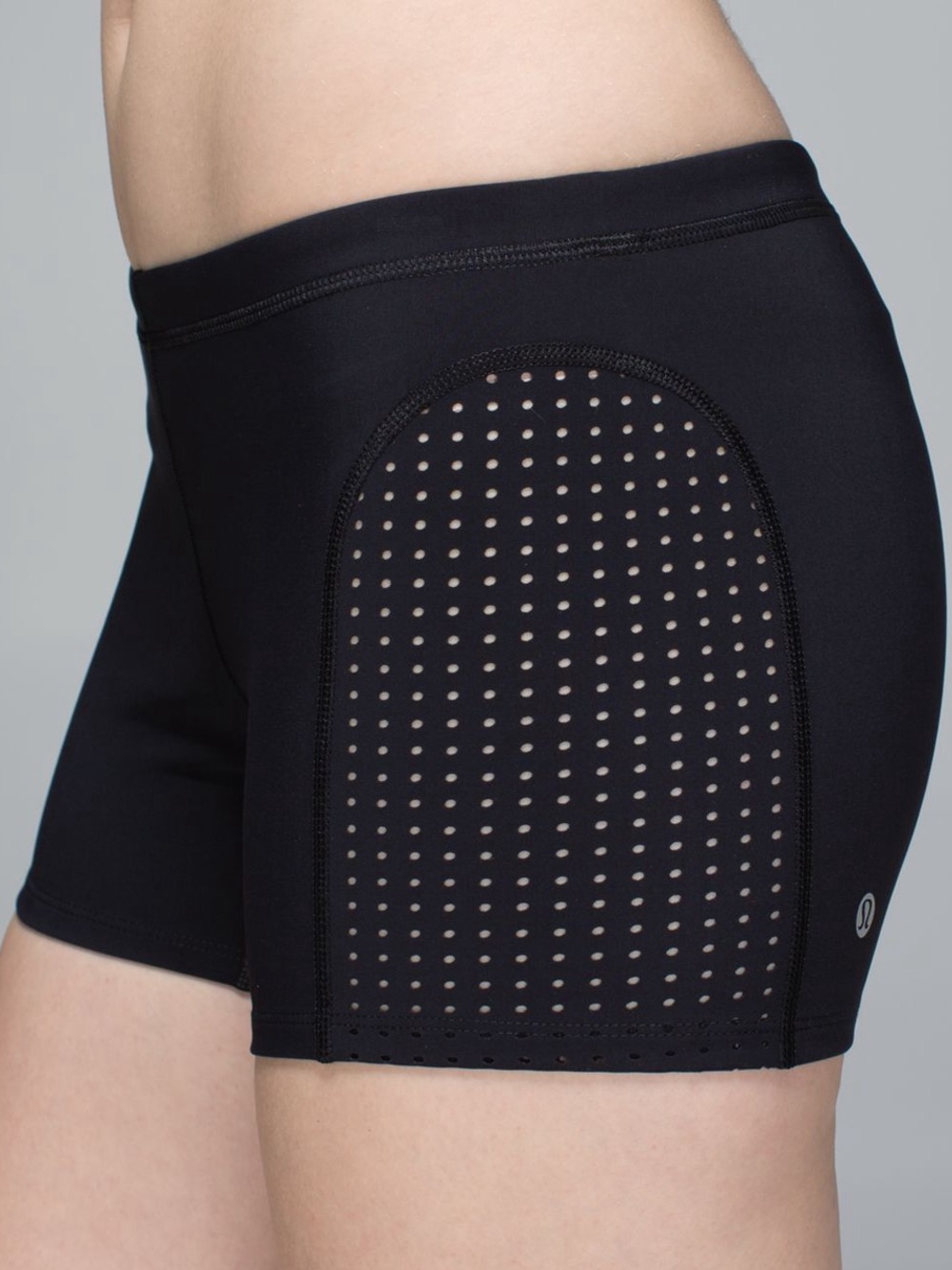 lululemon Black Mesh Sweat 2 Swim running booty shorts sz 4 NWOT